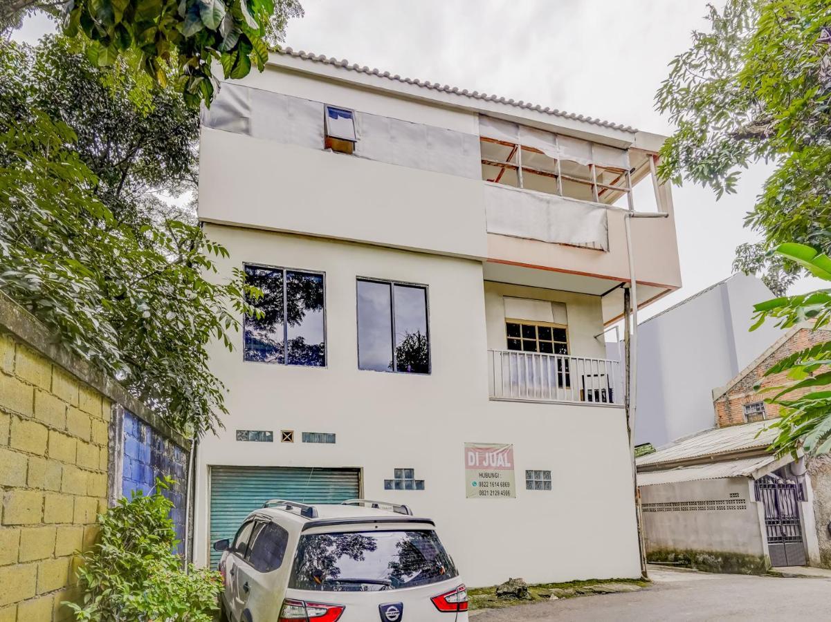 Spot On 91186 Losmen Yanti Otel Bandung Dış mekan fotoğraf