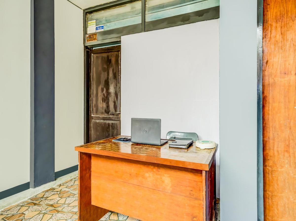 Spot On 91186 Losmen Yanti Otel Bandung Dış mekan fotoğraf
