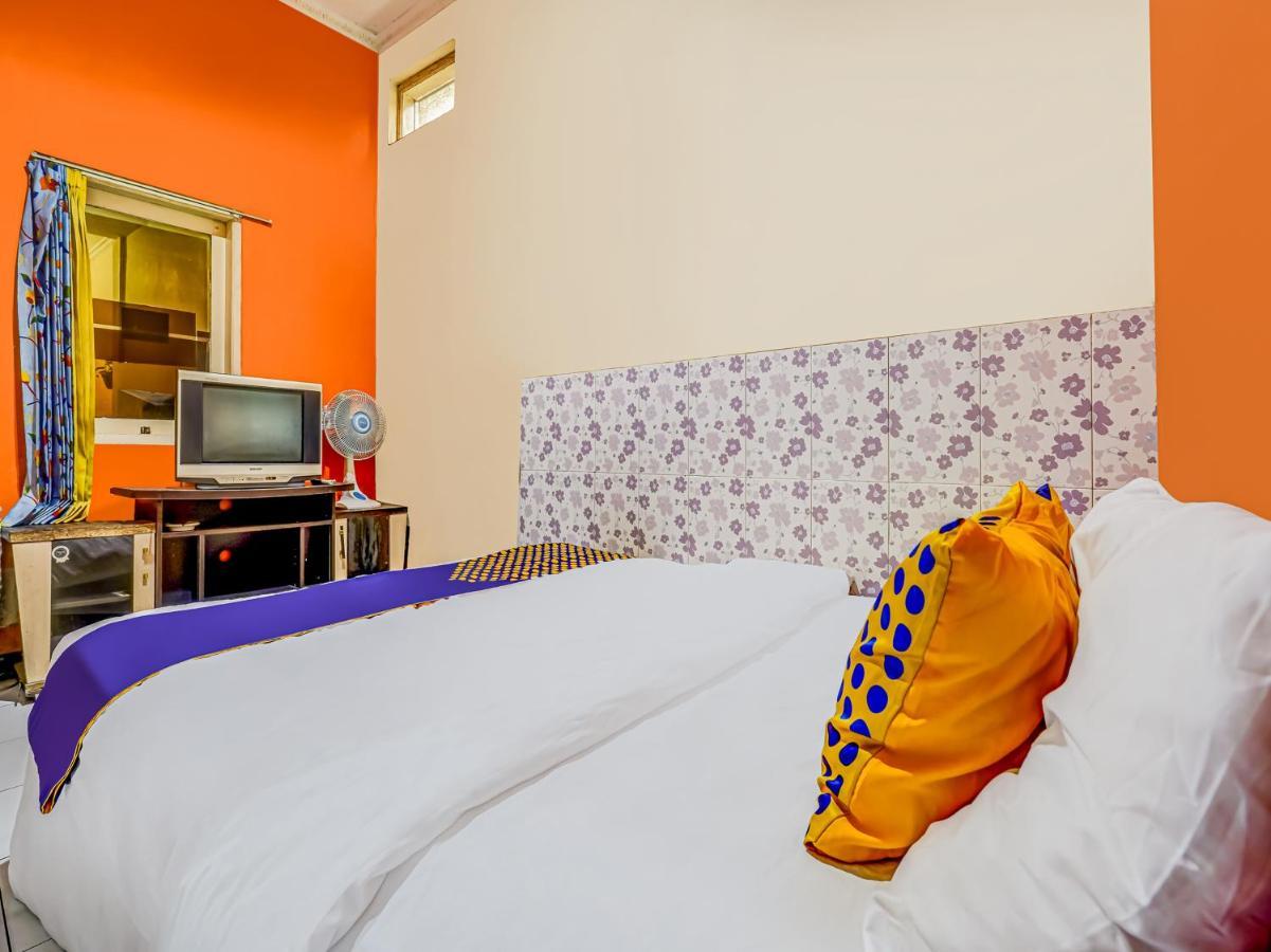 Spot On 91186 Losmen Yanti Otel Bandung Dış mekan fotoğraf